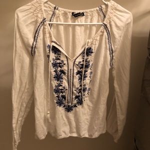 abercrombie and fitch long sleeved blouse
